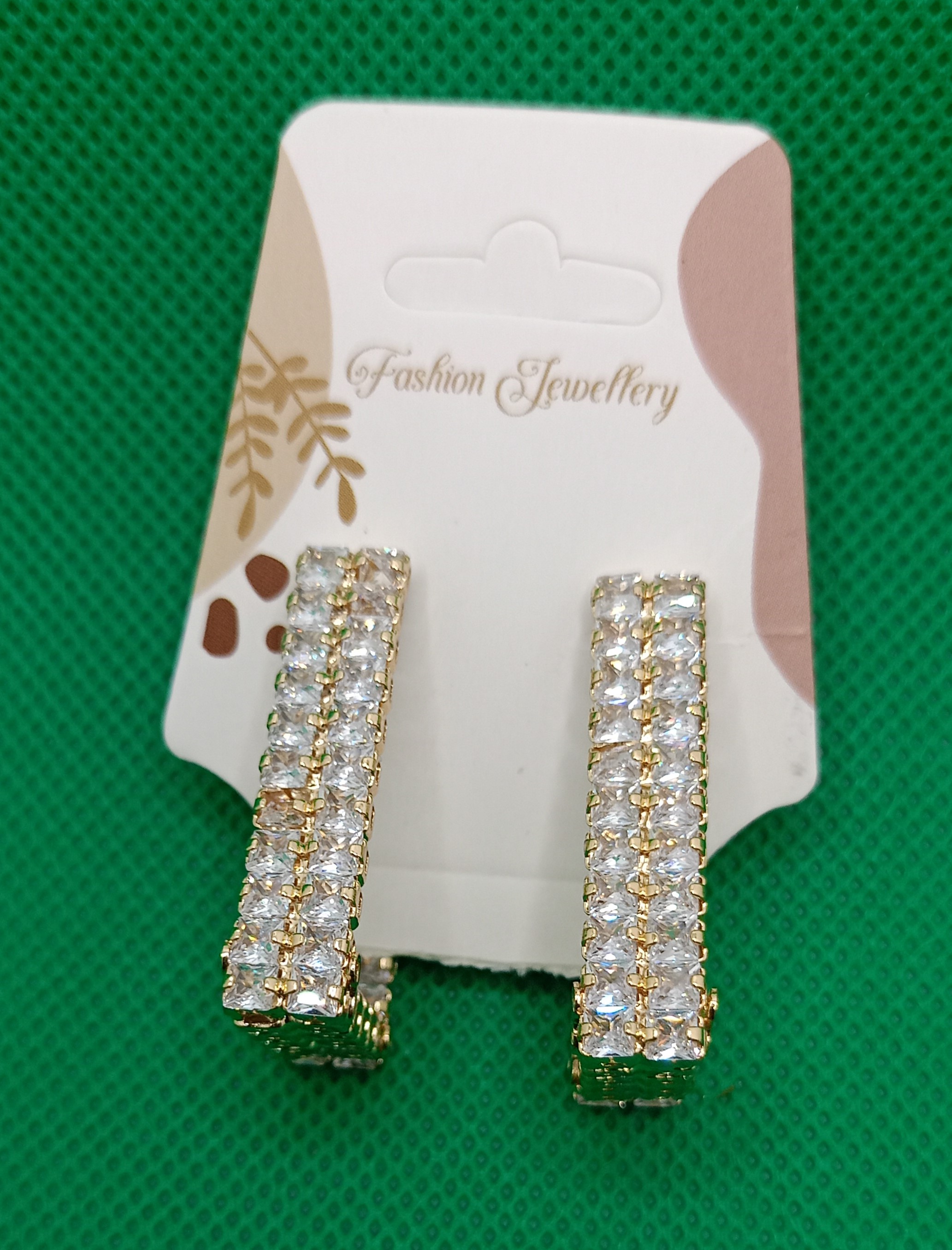 crystal shine hoop Earring